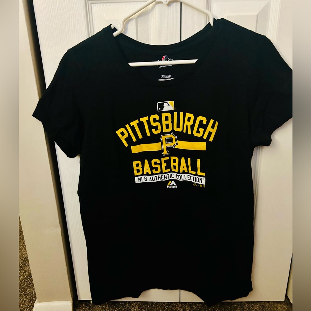 Pgh Pirates MLB Women XL tshirt